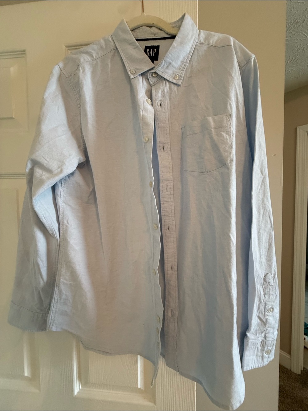 GAP Men's Pale Blue Button-Down Oxford Shirt